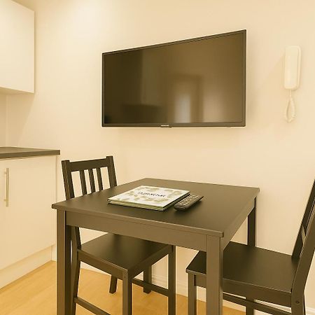 One Bedroom Apartment In City Centre Cardiff Exterior photo